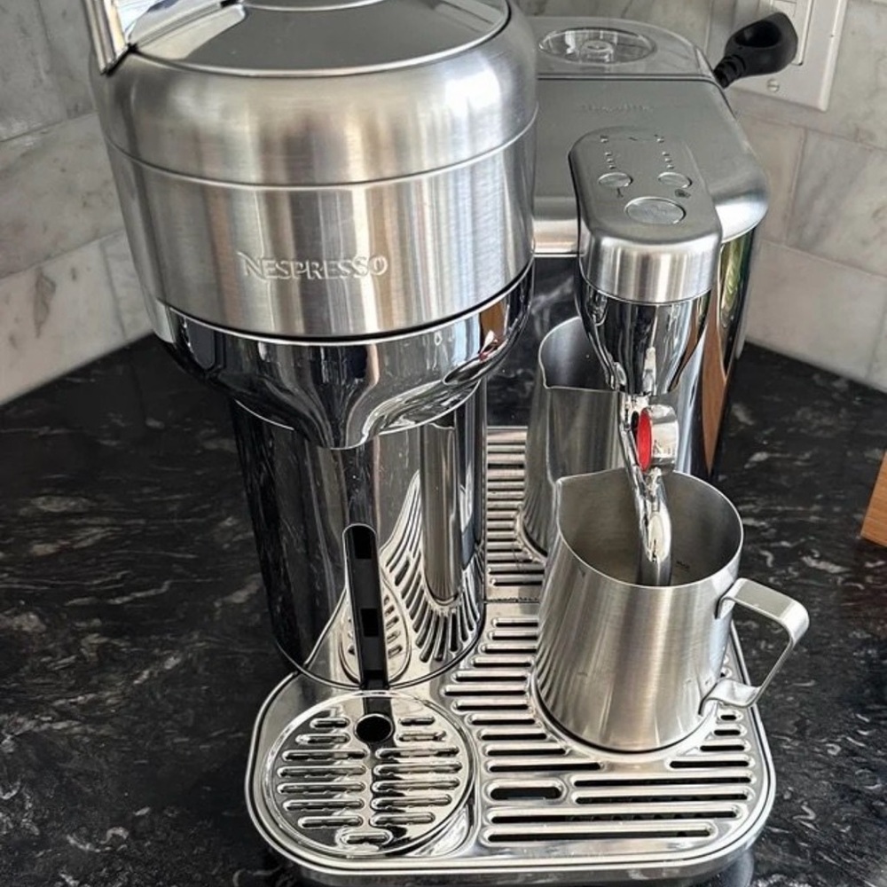 Nespresso Vertuo Creatista Breville
